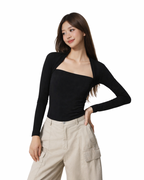 Minimal chic black top