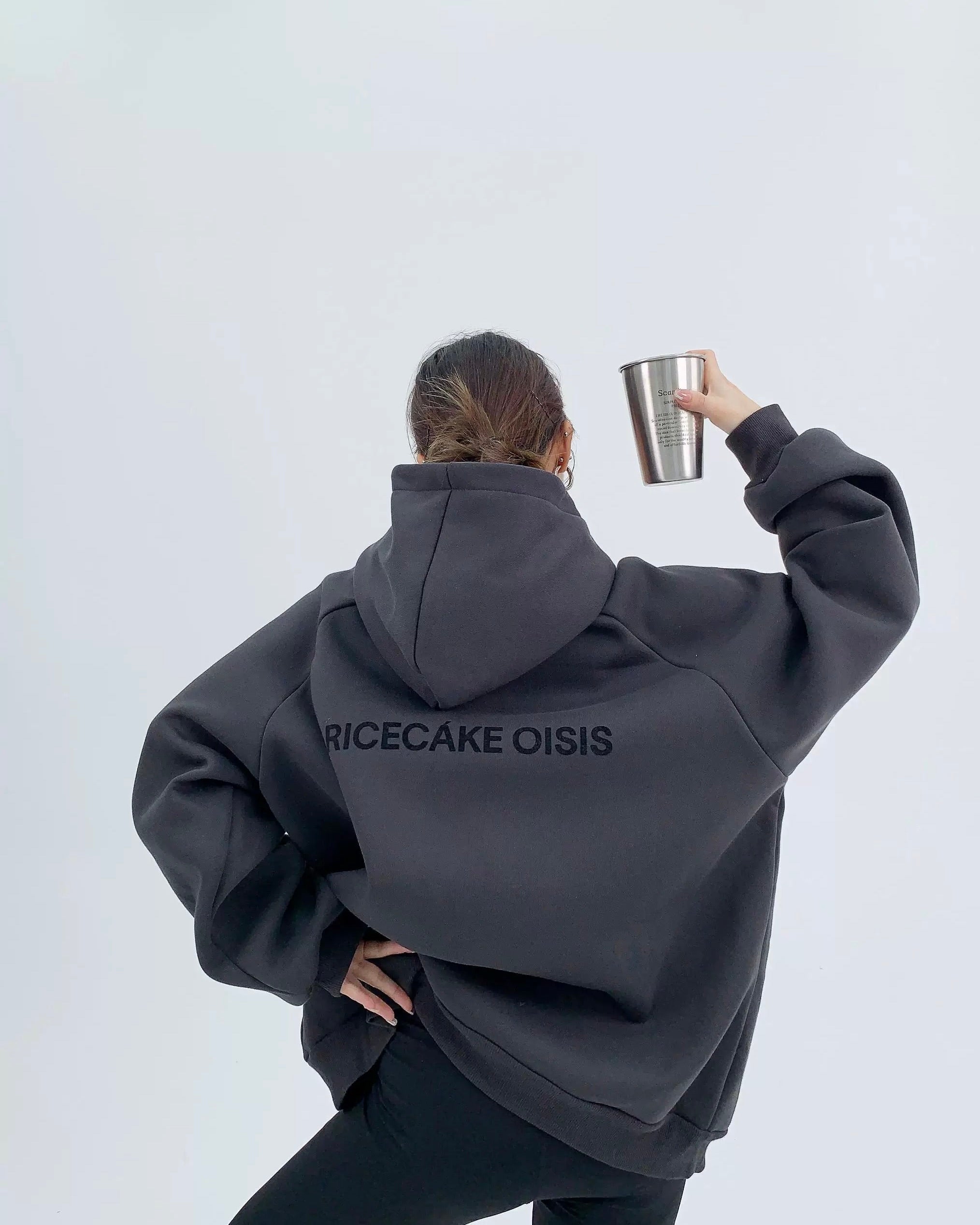 Oversized Hoodie – Minimal Street Style
