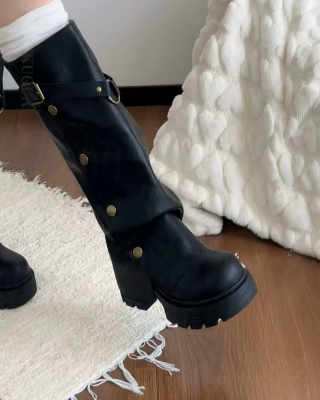 Vintage Buckle Mid Boots