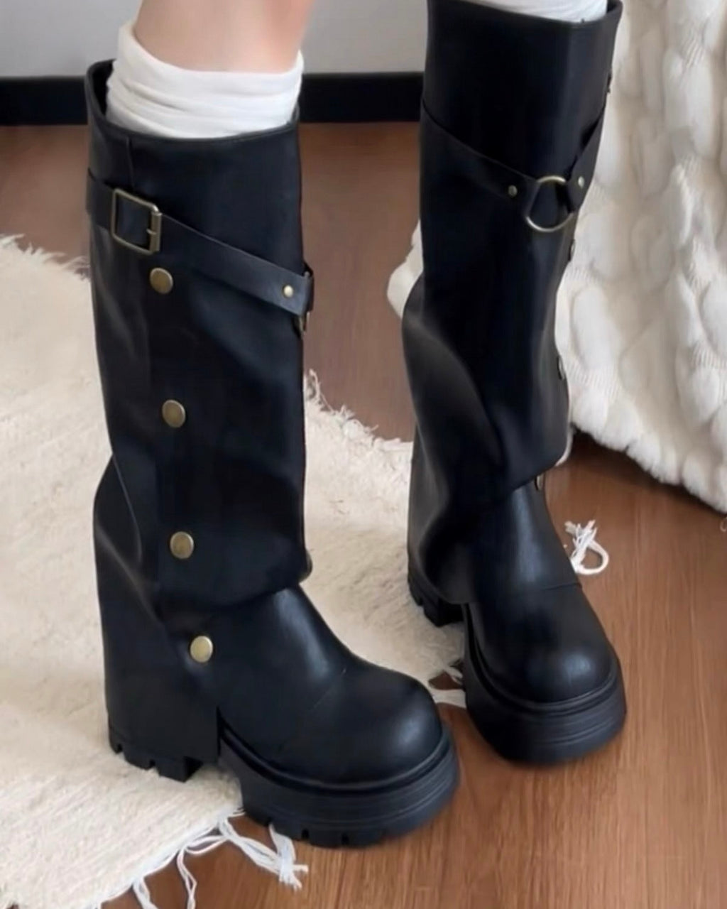 Vintage Buckle Mid Boots