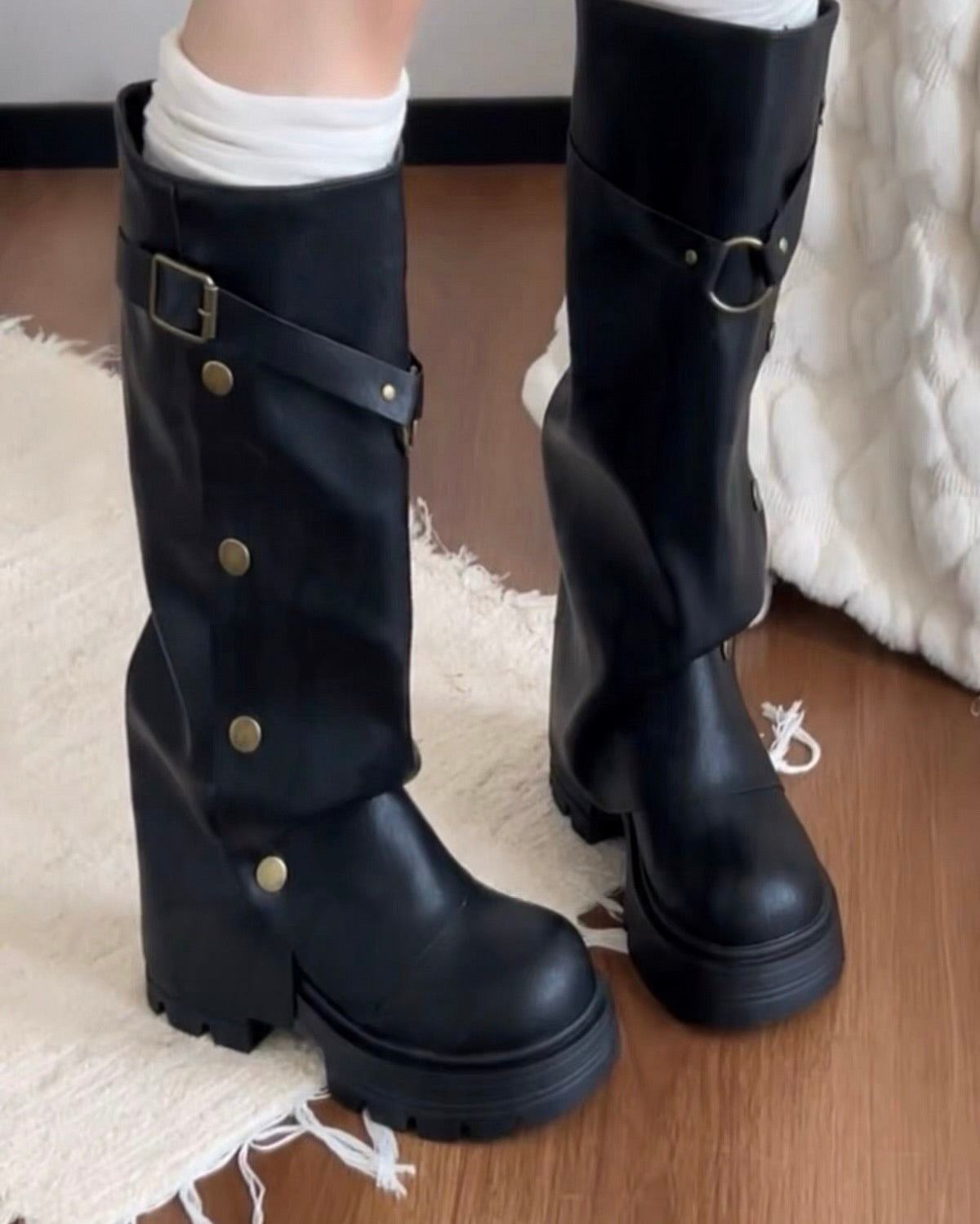 Vintage Buckle Mid Boots