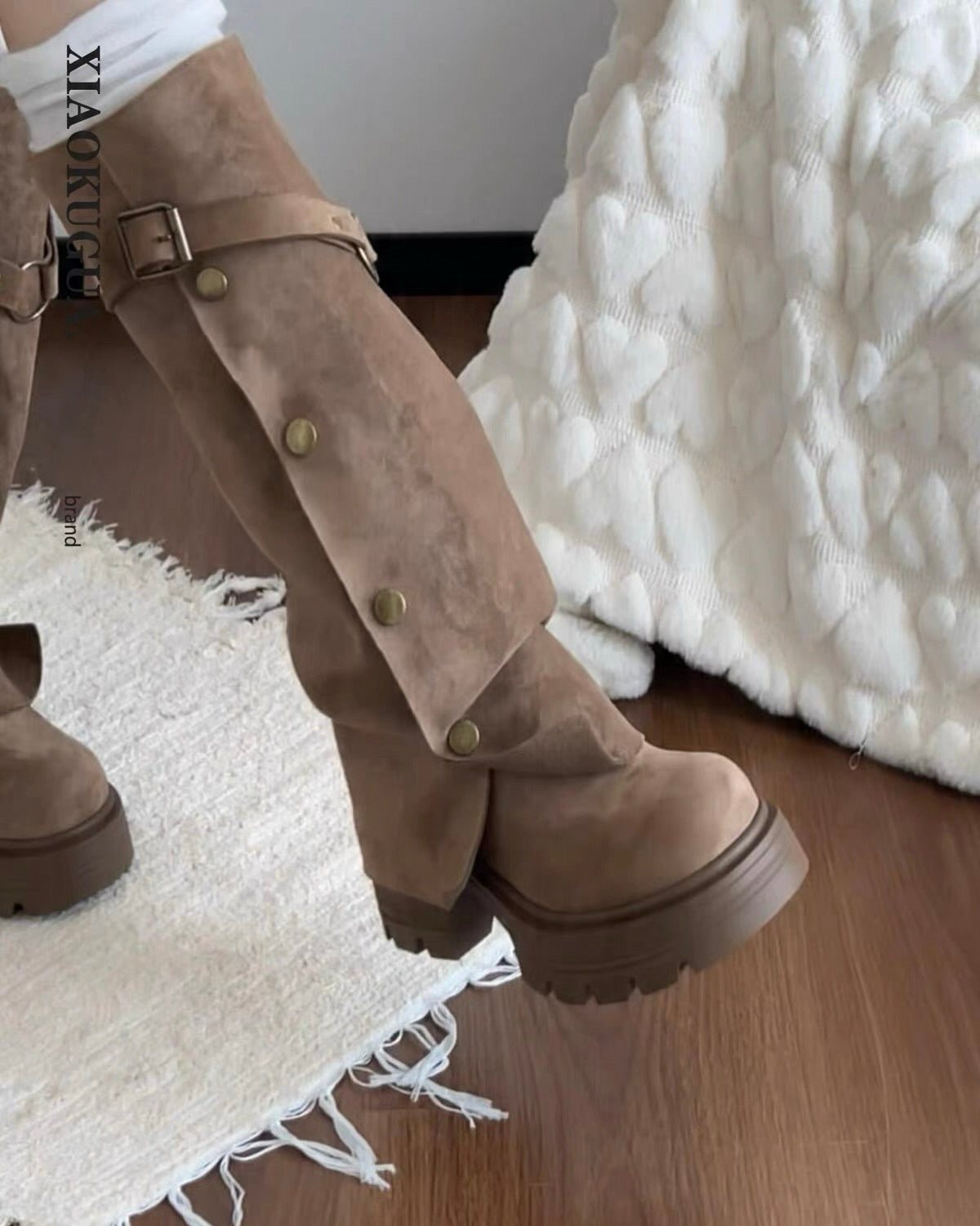 Vintage Buckle Mid Boots
