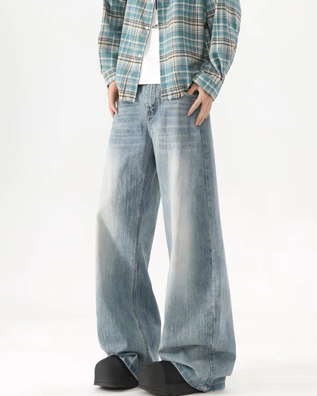 Light Wash Wide Leg Jeans