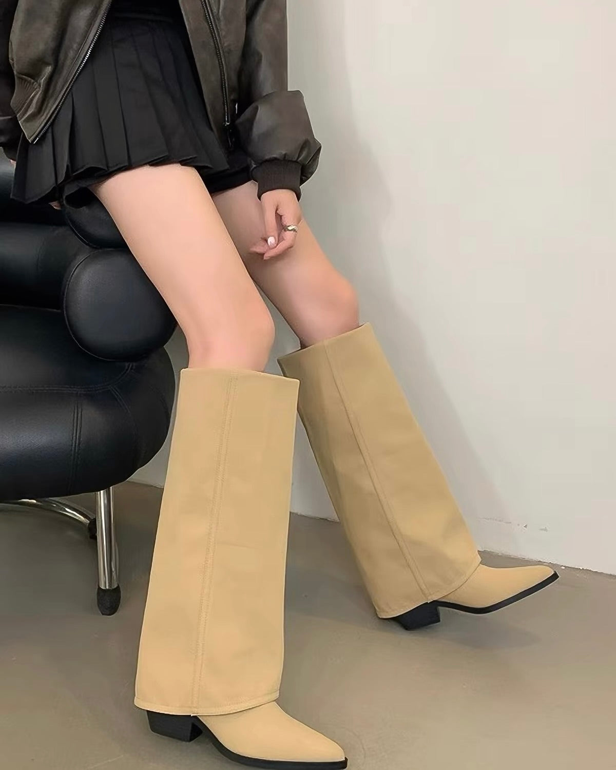 Minimal Knee Boots