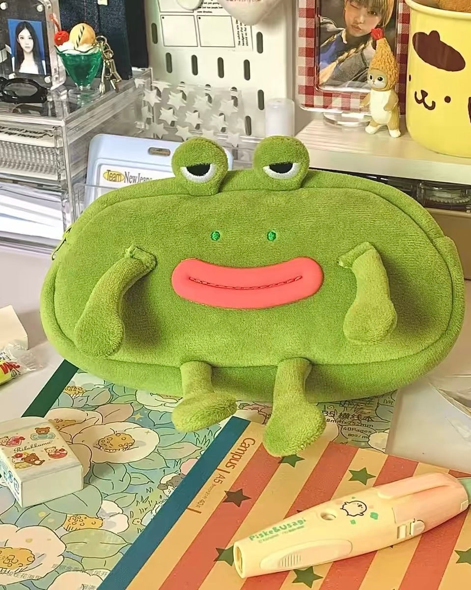 Pencil case (Каргоны мөнгийг ирэхээр нь өгнө)