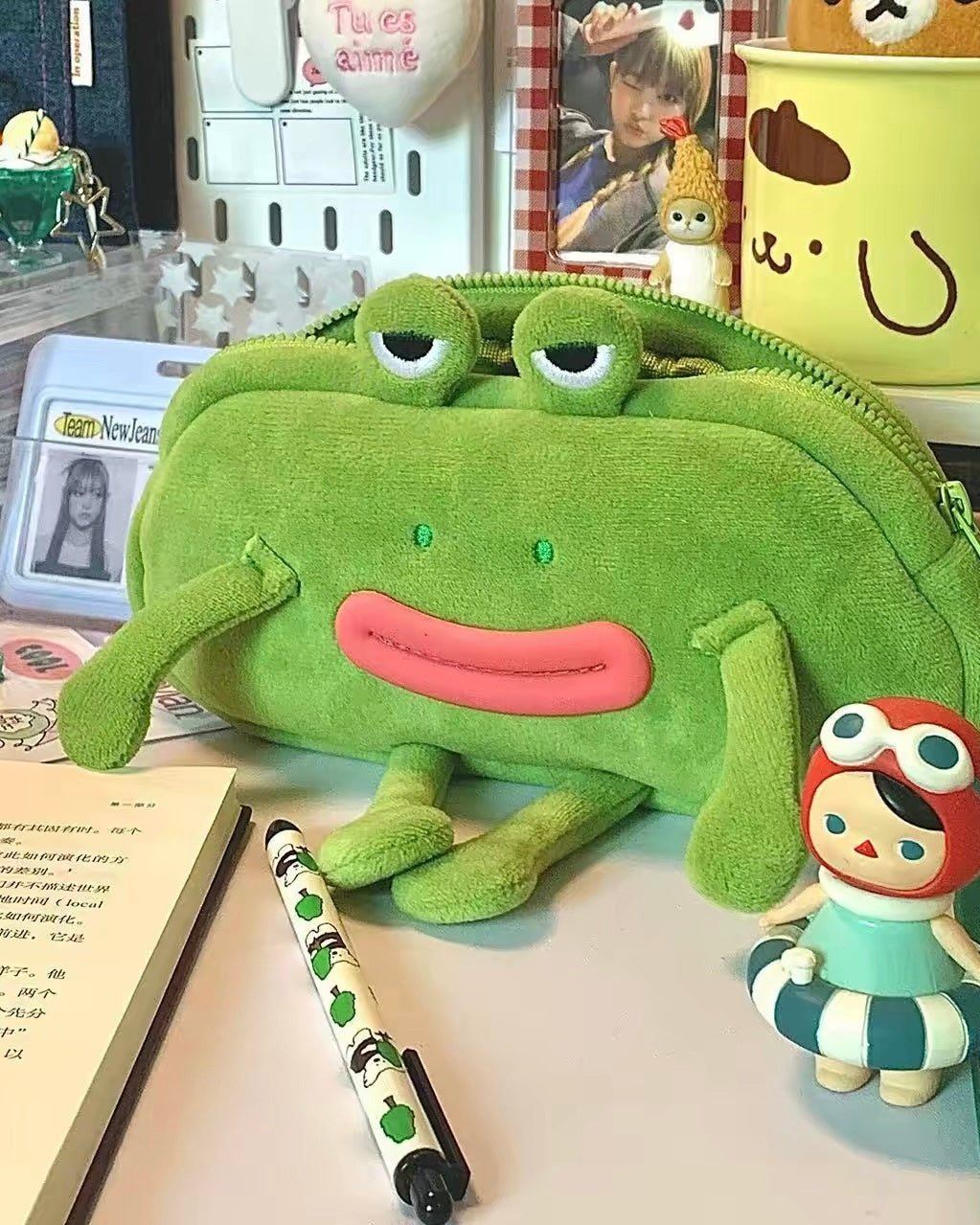 Pencil case (Каргоны мөнгийг ирэхээр нь өгнө)