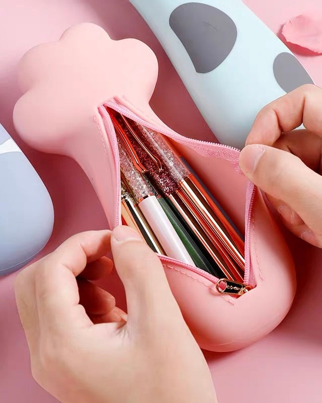 Pencil case (Каргоны мөнгийг ирэхээр нь өгнө)
