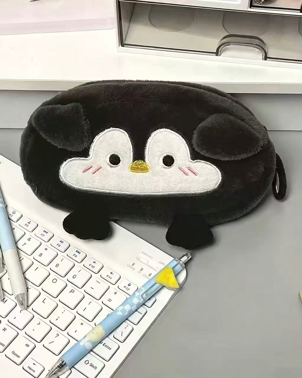 Pencil case (Каргоны мөнгийг ирэхээр нь өгнө)