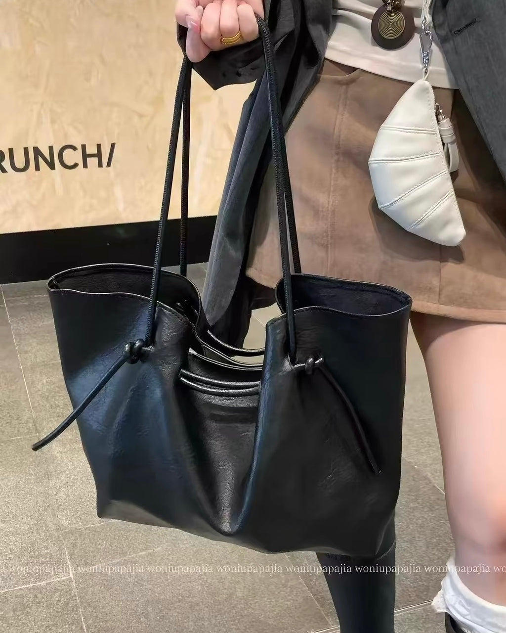 Minimal Shoulder Bag