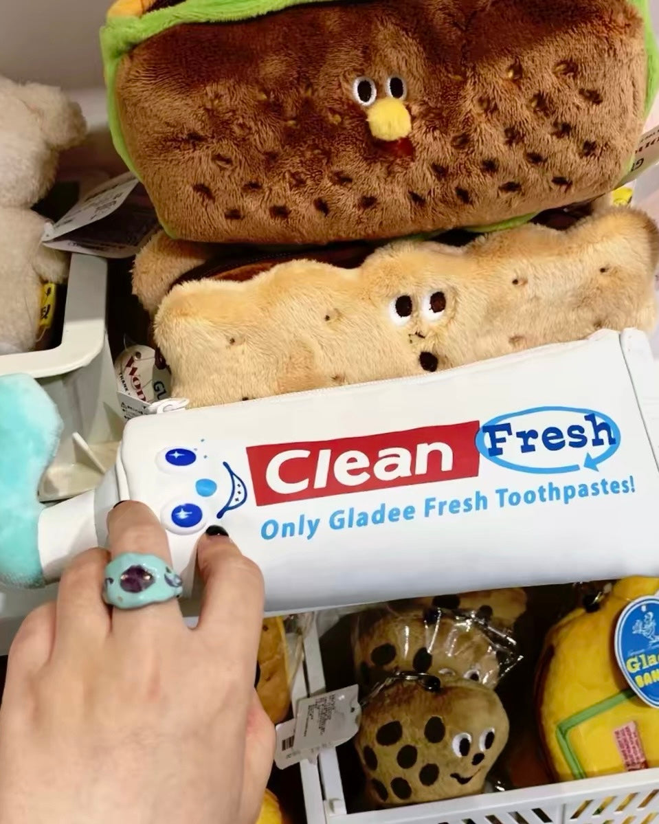 Pencil case (Каргоны мөнгийг ирэхээр нь өгнө)