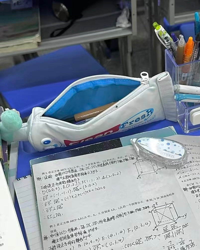 Pencil case (Каргоны мөнгийг ирэхээр нь өгнө)