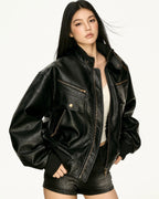 Oversized leather bomber – street + edgy vibe