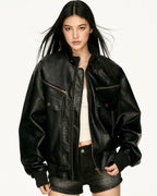 Oversized leather bomber – street + edgy vibe