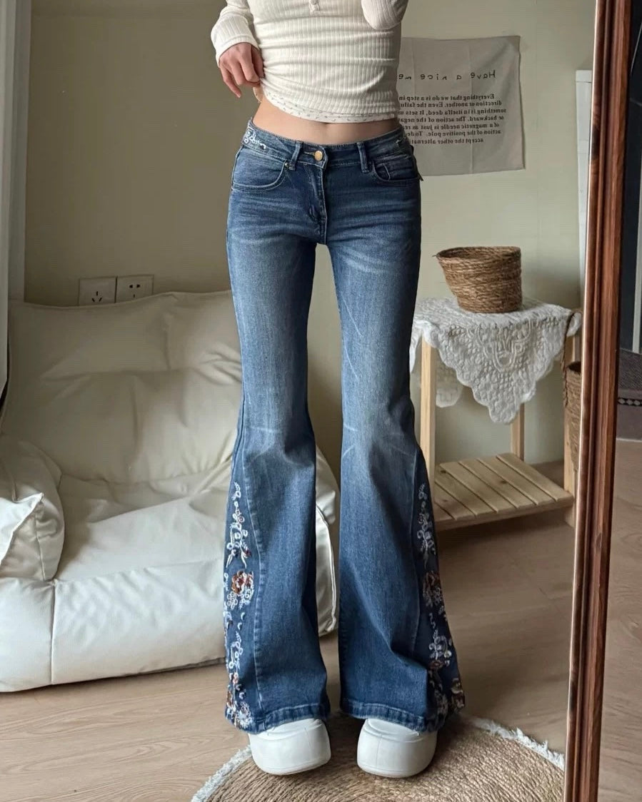Vintage Floral Flare Jeans 🌼