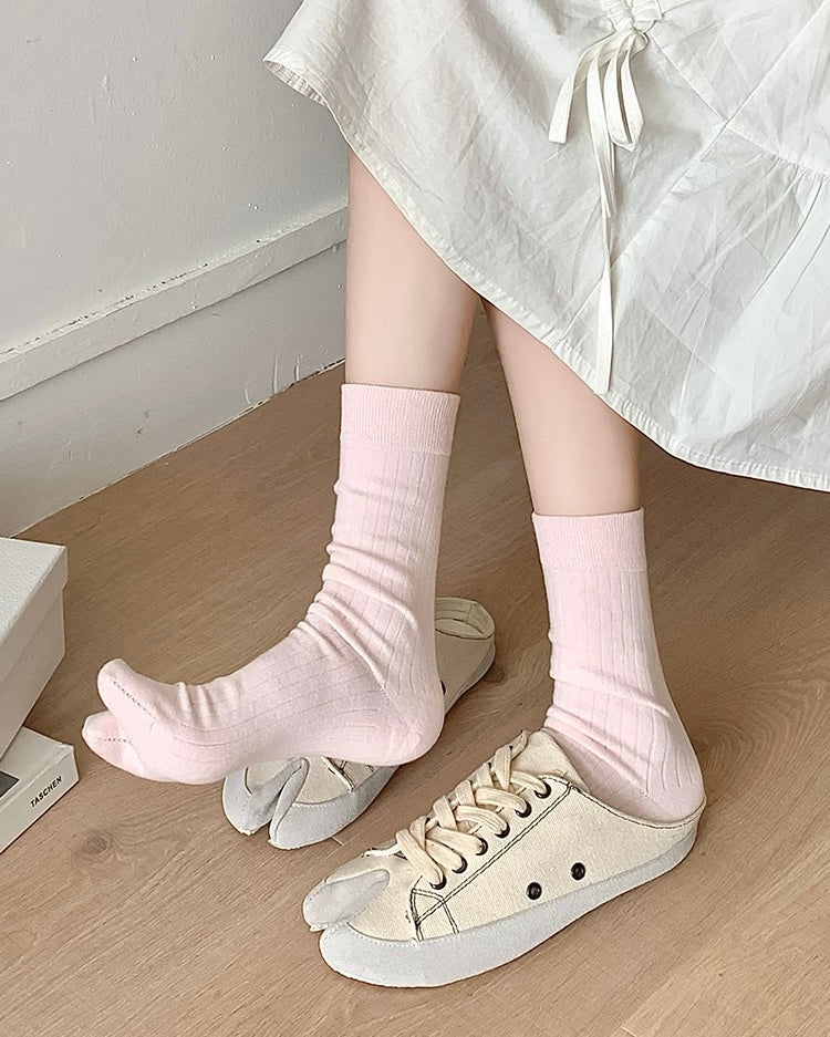 Ribbed Tabi Socks 🩶🩷