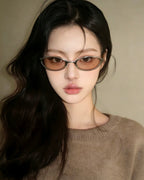 Retro Oval Sunglasses 🕶️✨