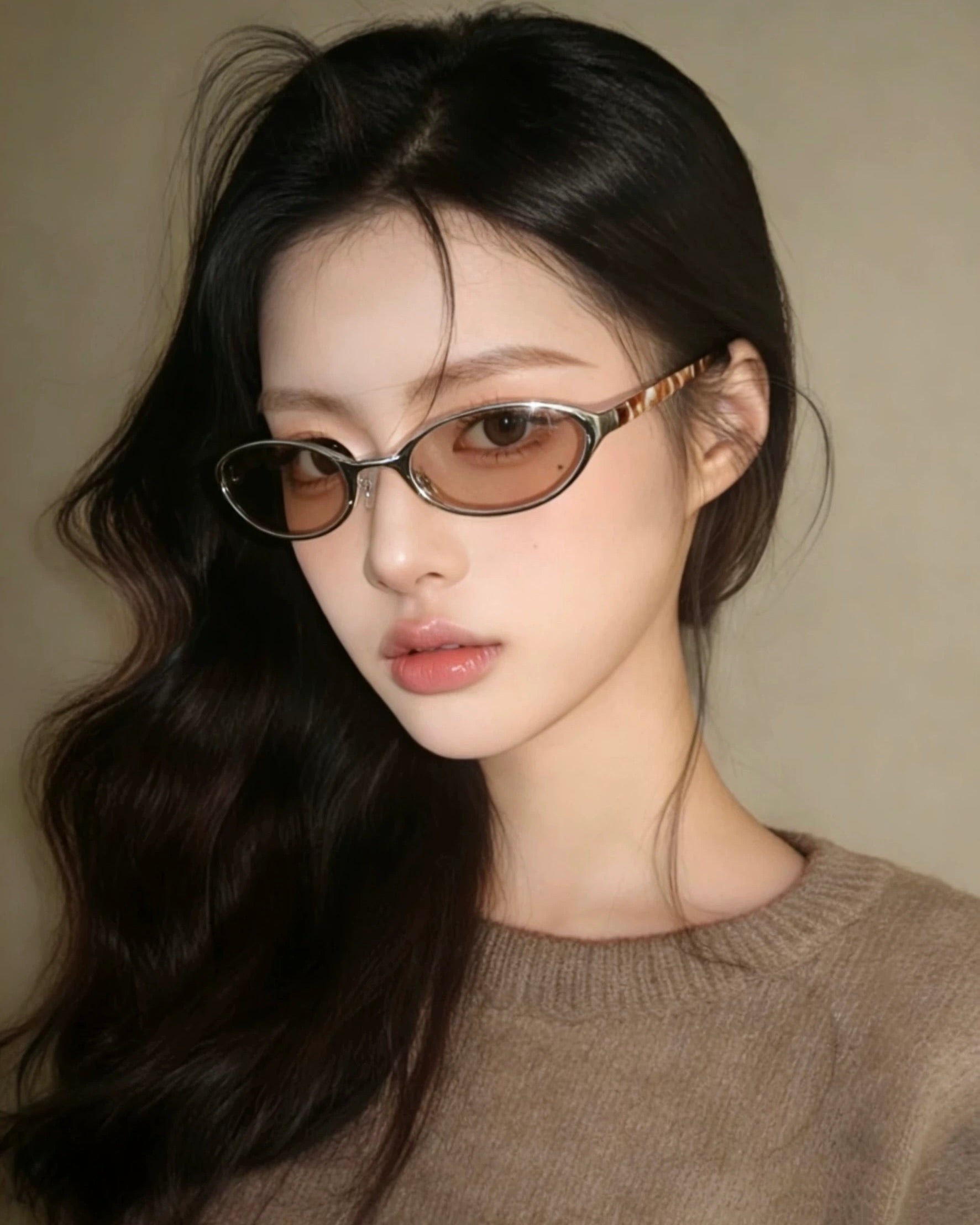Retro Oval Sunglasses 🕶️✨