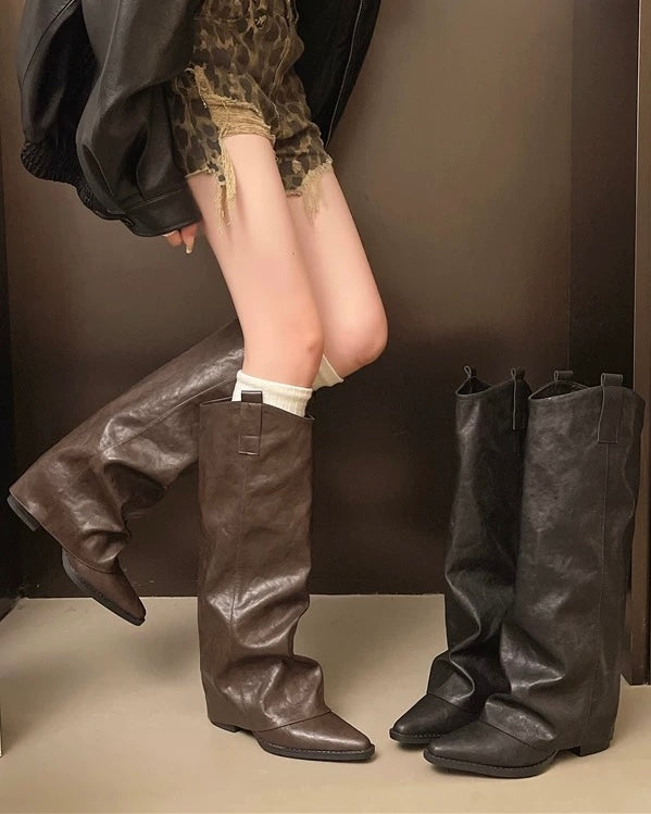 🖤 Slouchy knee-high boots