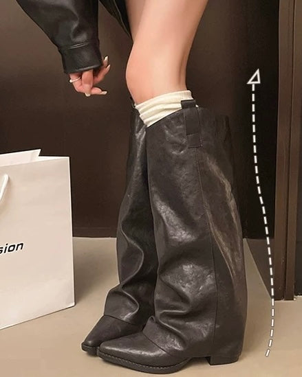 🖤 Slouchy knee-high boots