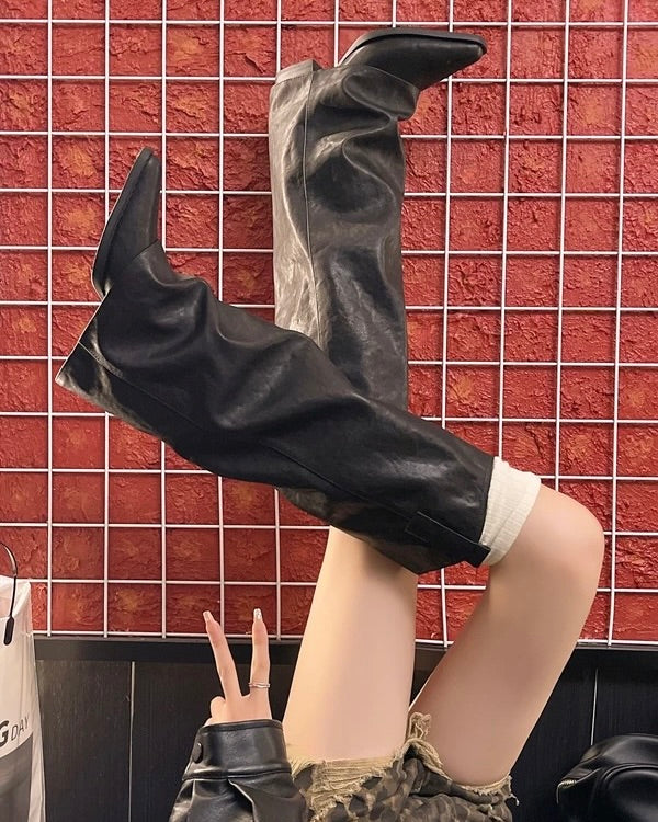🖤 Slouchy knee-high boots