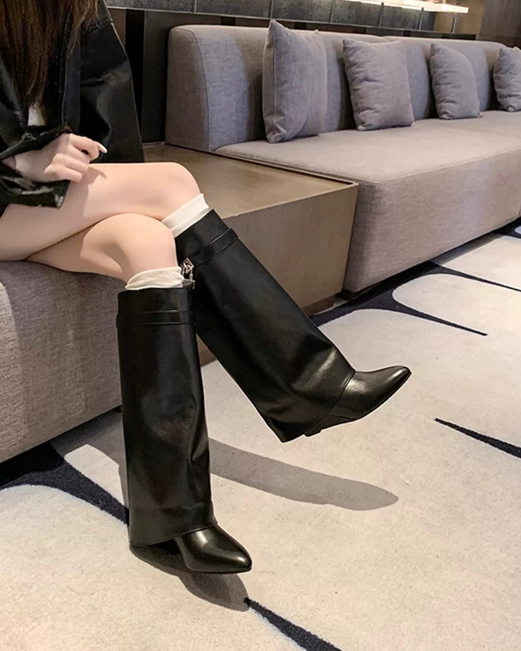 🖤 Classic buckle long boots