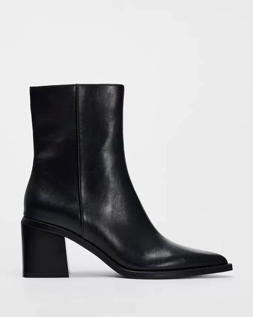 Black Leather Pointed Ankle Boots (Урьдчилсан захиалга)