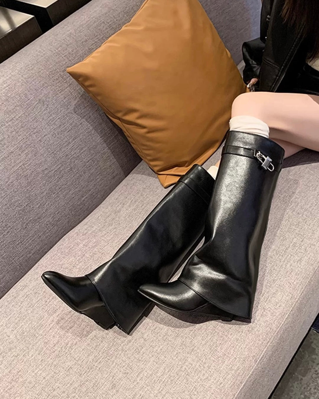 🖤 Classic buckle long boots