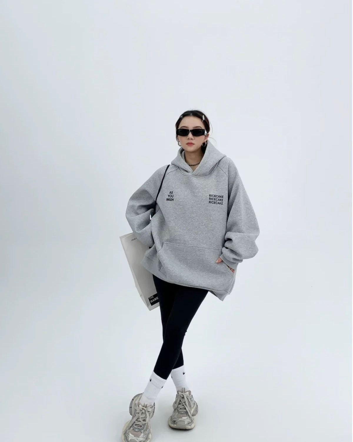 Oversized Hoodie – Minimal Street Style